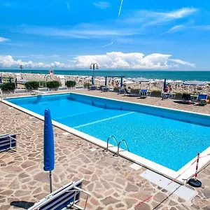 Appartamento Sea View With Swimming Pool, Lido di Jesolo